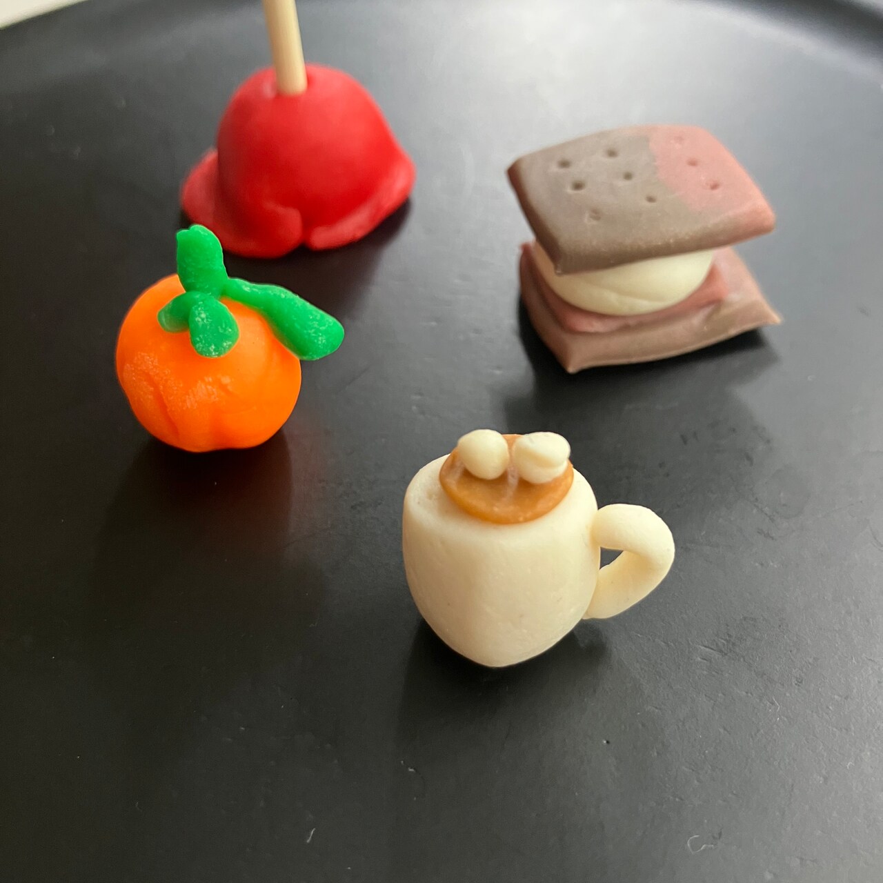 Kids Club Sculpt Mini Foods with Creatology